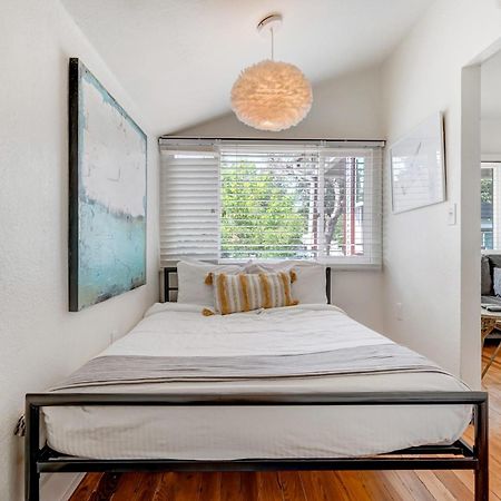 הוילה קולורדו ספרינגס Vintage Tiny House Cute 1Bdrm Big Appeal מראה חיצוני תמונה