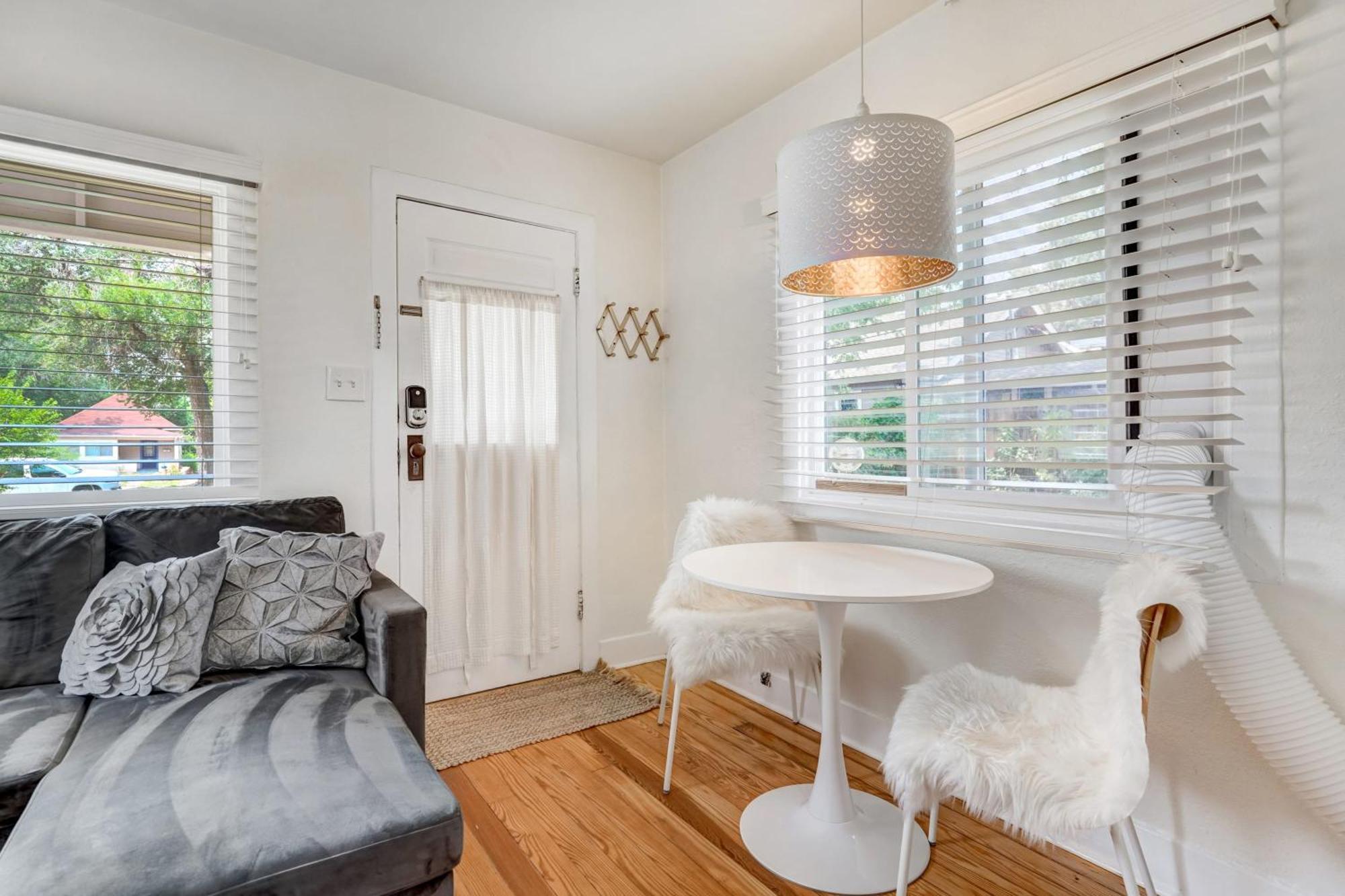 הוילה קולורדו ספרינגס Vintage Tiny House Cute 1Bdrm Big Appeal מראה חיצוני תמונה